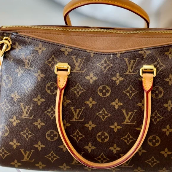 Louis Vuitton Brown and Tan Monogram Shoulder Bag - Picture 4 of 10